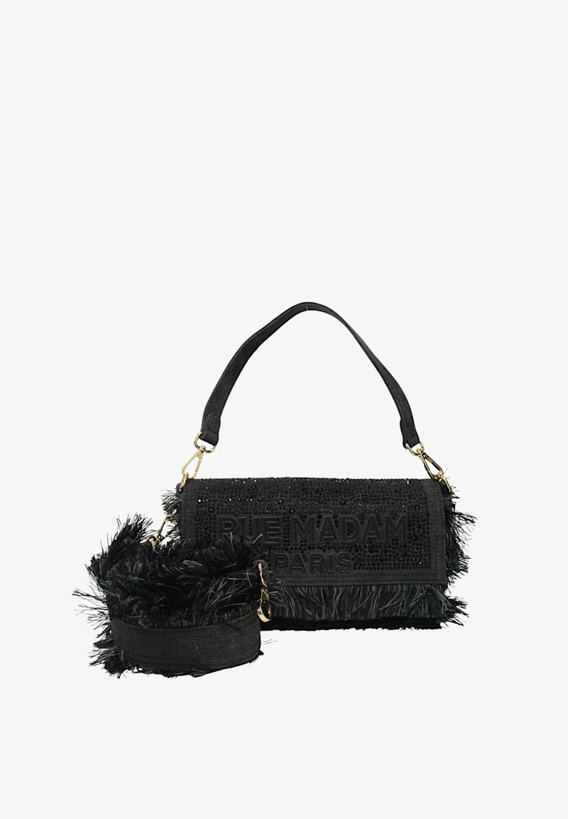 Borsa nera con dettagli in frange, con superficie texturizzata, manico rigido e accessori metallici. Include una borsa più piccola staccabile.