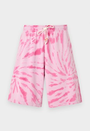 Ροζ και λευκά tie-dye σορτς μέχρι το γόνατο με ελαστική μέση και λευκό κορδόνι δεμένο σε φιόγκο μπροστά στη μέση.