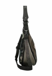 Borsa a spalla nera in pelle con tracolla regolabile e anelli metallici, caratterizzata da un motivo astratto multicolore sui pannelli laterali.