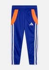 TIRO 24 SLIM KIDS - Pantalon de survêtement - lucid blue/app solar red/white