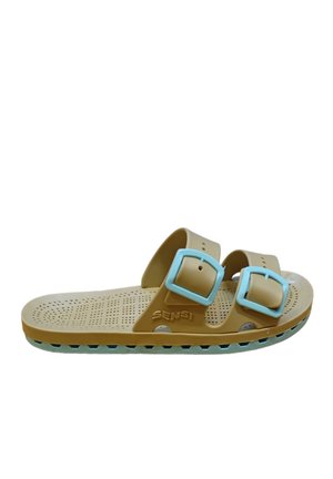 Sandalo marrone slip-on con due cinturini blu regolabili con fibbia e soletta traforata, nome del marchio "SENSI" in rilievo sul lato.