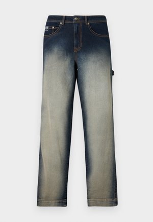 Jeans de denim de pierna recta con efecto desvanecido desde la cintura azul oscuro hasta las piernas azul claro, que cuentan con bolsillos frontales y pasadores para cinturón.