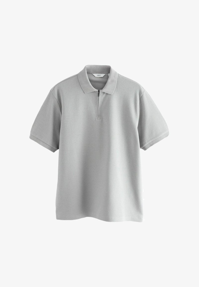 Lys grå polo t-shirt med korte ærmer og halvlukning samt klassisk krave, præsenteret på en hvid baggrund.