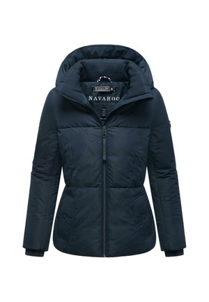 Chaqueta acolchada navy con capucha, cierre de cremallera, puños acanalados y bolsillos laterales. Presenta secciones acolchadas y una textura suave. Etiqueta de marca visible.