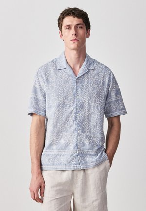 Next, REGULAR FIT - TEXTURED CHAMBRE EMBROIDERED SHORT SLEEVE - Camicia - blue