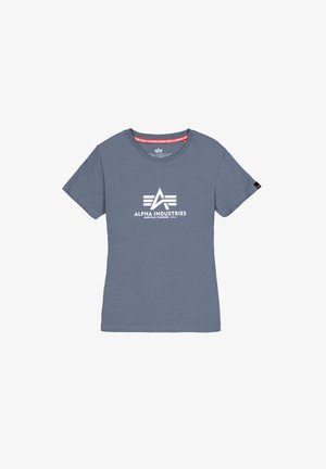 Hallhalline puuvillane t-särk lühikeste varrukatega, ümmarguse kaelusega ja ees valgel trükitud "ALPHA INDUSTRIES" logoga. Omab kontrasteerivat sisekaelust.