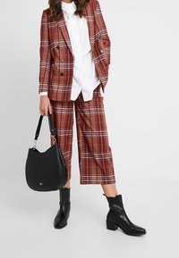 Dune London Bolso de mano - black