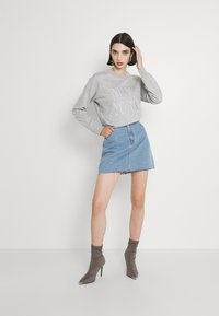 JDY JDYPARIS EMB NOOS - Camisola - light grey