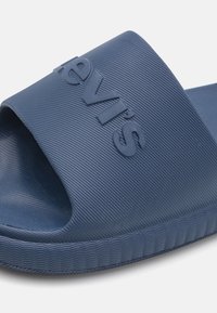 Levi's® JUNE NEXT - Papucsszandálok - faded blue