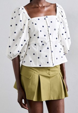 Blus - blue