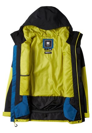 Zwarte en gele geïsoleerde jas met een heldere voering, voorzien van blauwe accenten, een capuchon en meerdere zakken. Het label toont "10K PRO FILL."