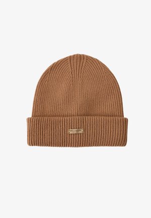 Beanie marrone a coste con risvolto. Realizzato in un materiale a maglia testurizzato, con un piccolo etichetta che riporta "BELLEMERE NEW YORK."