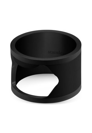 Svart rustfritt stålring med en slank, jevn tekstur. Har et utskjært design, rund form og matt finish. Det er preget med "rustfritt."