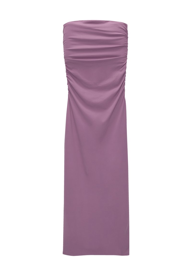 Robe violette, sans bretelles, longueur de sol, réalisée en tissu lisse et extensible avec des détails froncés sur les côtés pour une allure ajustée.