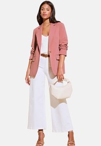 REGULAR FIT -  LONGLINE TAILORED - Lühike jakk - pink