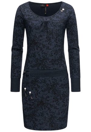 Granatowa sukienka z długim rękawem, czarnym kwiatowym wzorem, okrągłym dekoltem, wiązaniem w talii z koralikami oraz dwoma małymi ozdobnymi przypinkami na lewym ramieniu.