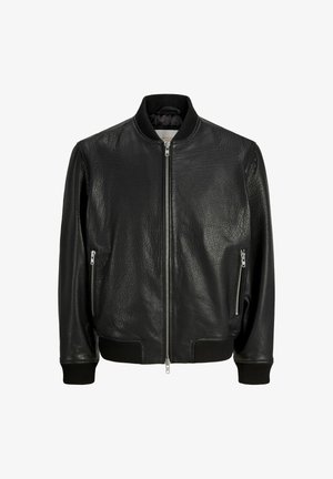 Blouson bomber en cuir noir avec col, poignets et ourlet côtelés, fermeture éclair frontale et deux poches latérales zippées.