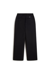 Zwarte, wijde broek met een gladde textuur, voorzien van twee achterzakken en een tailleband. Minimalistisch ontwerp zonder zichtbare patronen.
