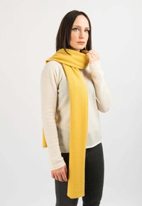 Dalle Piane Cashmere Sjal / Tørklæder - giallo