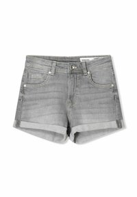 Shorts de mezclilla gris con dobladillo enrollado, con cierre de botón frontal, cuatro bolsillos y costuras en contraste. Etiqueta dentro de la cinturilla.