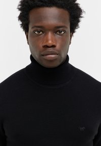 Mustang ELGIN antracytowy