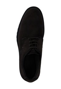 Scarpa in suede nera con punta rotonda, design con lacci e suola nera testurizzata. La tomaia presenta cuciture minime e linee pulite.