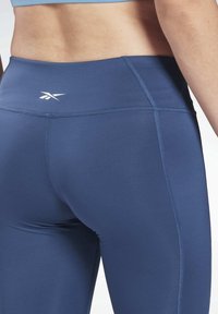 Reebok 3/4 sportovní kalhoty - blue