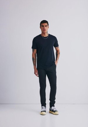 SDFREDERIC SLIM FIT - Vászonnadrágok - dar grey