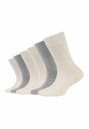 Fünf Paare Crew-Socken in hellbeigen und grauen Farbtönen, mit gerippten Bündchen, glatter Textur und klassischem Design.