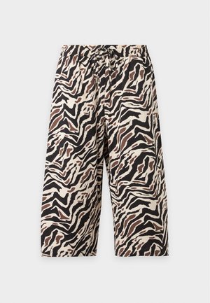 ONLY Carmakoma, CARELITE CULOTTE PANTS - Short - black