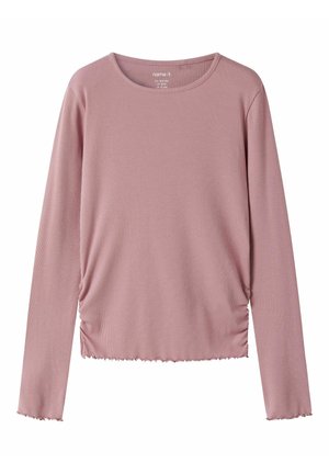 Top rose à manches longues en maille côtelée avec encolure ronde et côtés subtilement froncés, avec des bords ondulés aux poignets et à l'ourlet.