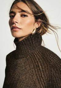 Next SPARKLE NECK  - Vesta - brown chocolate