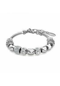 Bracciale in argento con charm che presenta vari design di perline, tra cui cuori e fiori, con accenti brillanti e una catena texturizzata.