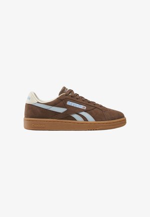 Reebok, CLUB C GROUNDS UK-BROWN . - Chaussures de tennis toutes surfaces - simplebrown iceblue gum