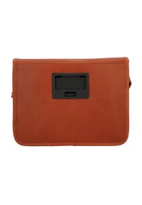 Borsa a tracolla in pelle marrone con una texture liscia, forma rettangolare e un accentuazione in metallo nero sul davanti.