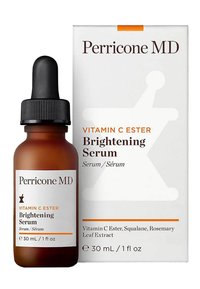 Braunes Glas-Tropferfläschchen mit schwarzem Deckel, beschriftet mit "Perricone MD Vitamin C Ester Aufhellungsserum." Die Box hat einen weißen Hintergrund und orangefarbene Akzente.
