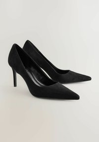 FOREVER COMFORT MID COURT  - Tacones - black suede