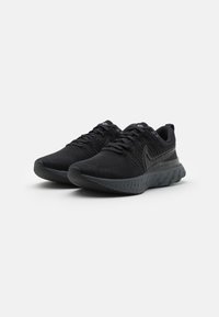 Nike Performance - Neutrální běžecké boty - black/iron grey/white - 1