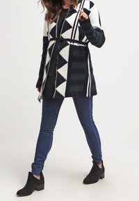 Zalando Essentials Maternity Džíny Slim Fit - blue denim