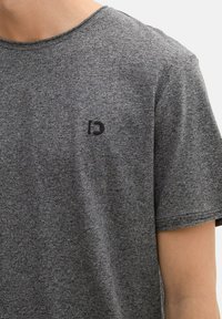 TOM TAILOR DENIM OPEN EDGE MELANGE - Basic póló - black