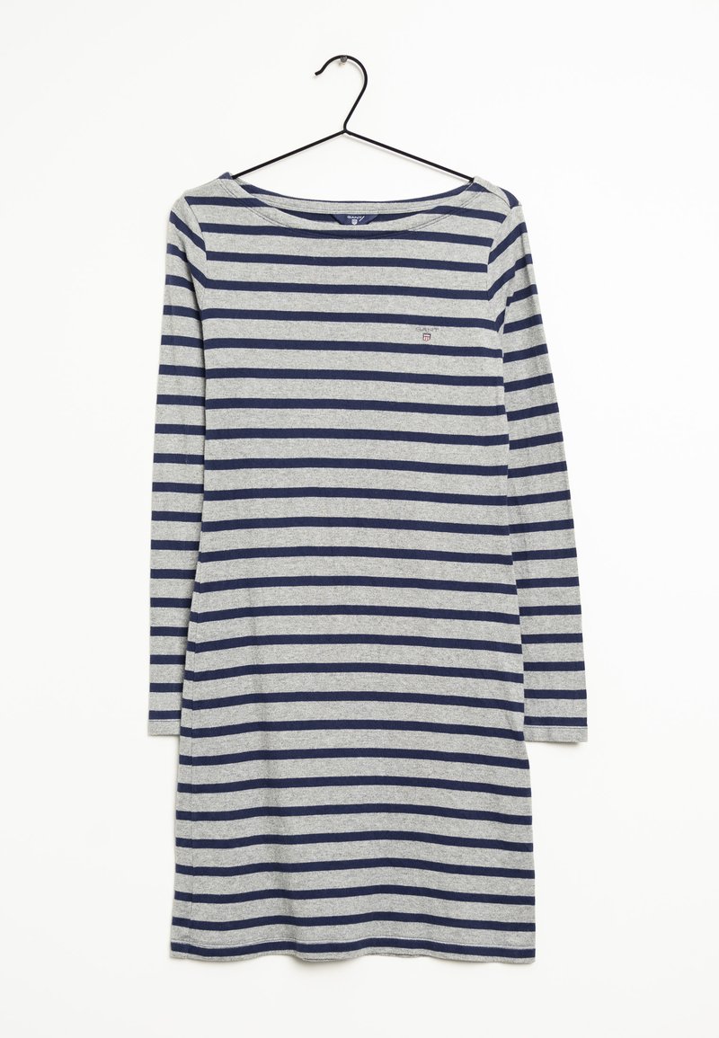 Sukienka z długim rękawem w szarym kolorze z granatowymi poziomymi paskami, z okrągłym dekoltem i małym logo na piersi.