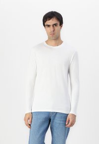 Thumbnail Image 7