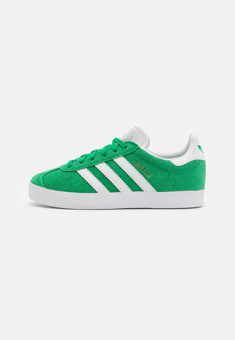 adidas Originals - GAZELLE UNISEX - Matalavartiset tennarit - green/footwear white/gold metallic, Suurenna