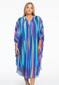 Fließender Kaftan in lebhaftem Blau, Grün und lila Streifen, aus leichtem Stoff mit V-Ausschnitt und lockeren Ärmeln.