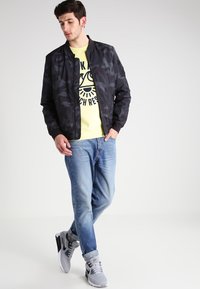 Urban Classics Bomber stiliaus striukė - dark grey