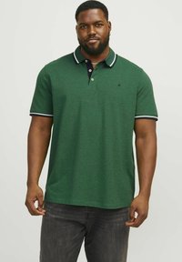 Jack & Jones JJEPAULOS SS NOOS PLS - Poloshirts - dark green