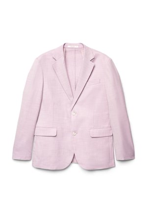 Blazer rosa chiaro su misura con rever a incavo, due bottoni, due tasche frontali con patta e una tasca a filetto sul petto, disteso su sfondo bianco.