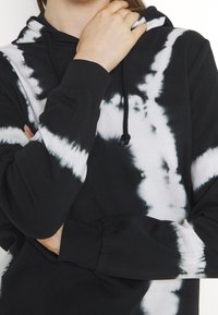 JDY Felpa con cappuccio - black