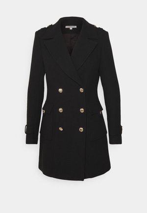 Palton negru, dublu purtat, dintr-un amestec de lâna. Prezintă butoane de culoare aurie, două buzunare frontale și epoleți pe umeri. Croială ajustată.