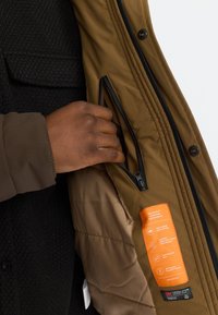 REVOLUTION PADDED TECH - Winter jacket - brown